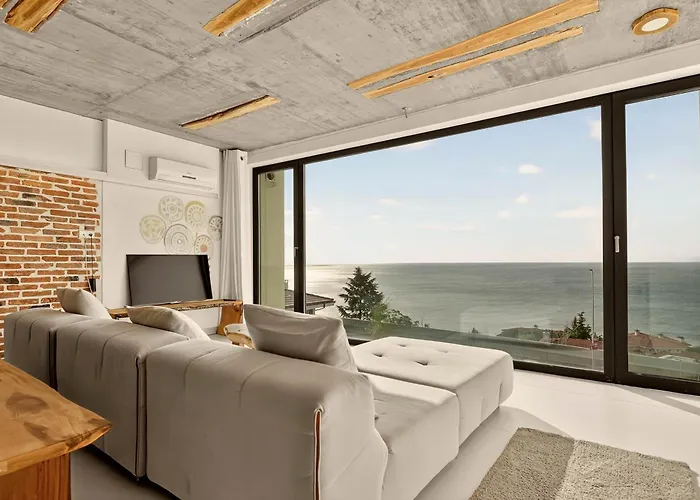 Design Lux Dreaming In Bamboo Garden ,no Shoes Allowed Inside * Varna