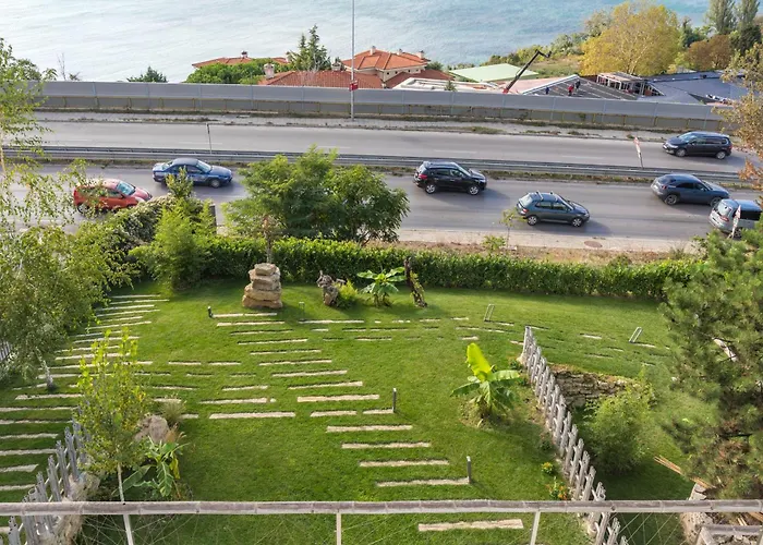 Design Lux Dreaming In Bamboo Garden ,no Shoes Allowed Inside Appartement Varna