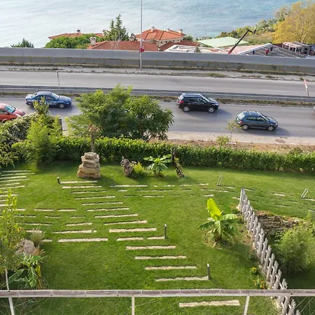 Design Lux Dreaming In Bamboo Garden ,no Shoes Allowed Inside Apartamento Varna